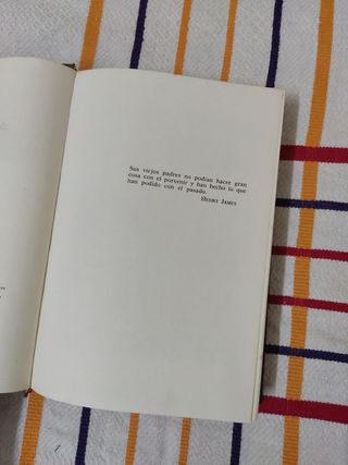 La muchacha de las bragas de oro / Los invitados