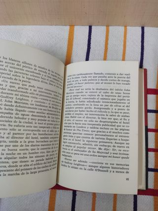 La muchacha de las bragas de oro / Los invitados