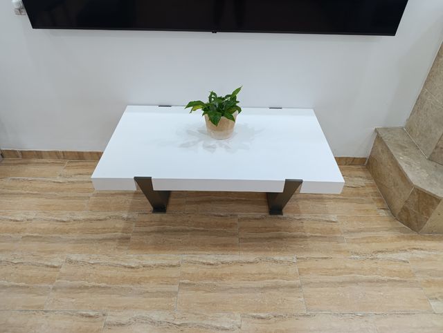 Mesa centro blanca y gris - Moderna