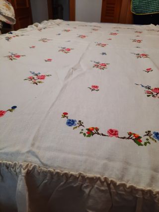 Colcha lino bordada - Cama 105cm