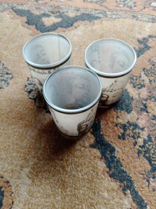 2 Vasos Buda Cerámica para chupitos
