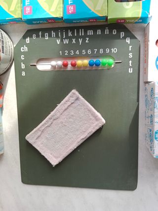 Pizarra infantil + tizas de colores