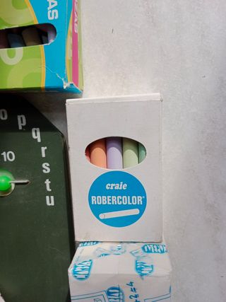 Pizarra infantil + tizas de colores