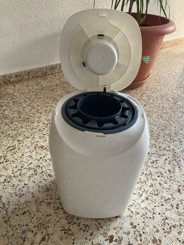 Sangenic: Contenedor pañales + bolsas de recambio