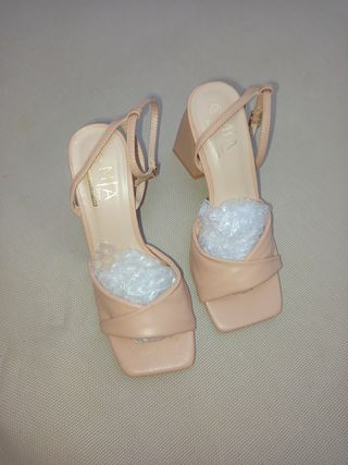 Tacones beige MIA Shoes - verano