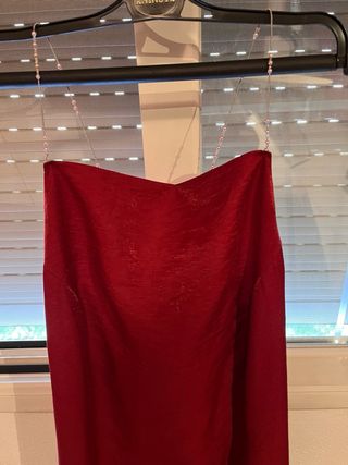 Vestido rojo Mirea Bisbe fiesta de color granate ,