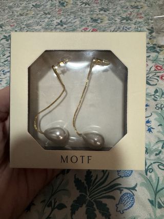 Pendientes largos Shein dorados