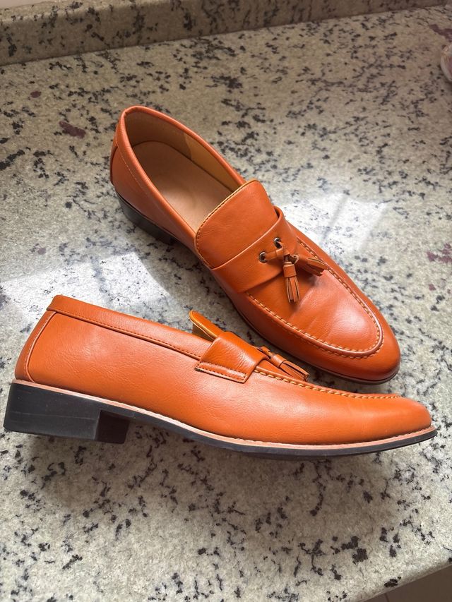 Zapatos de salón marrón coñac