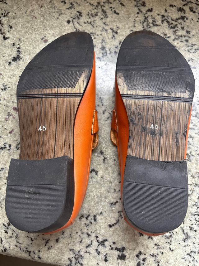 Zapatos de salón marrón coñac