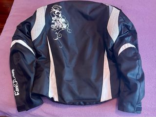 Chaqueta moto mujer K&N y guantes Garibaldi.