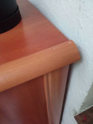Mueble vitrina marrón
