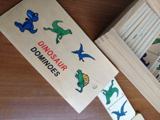Dominó de dinosaurios