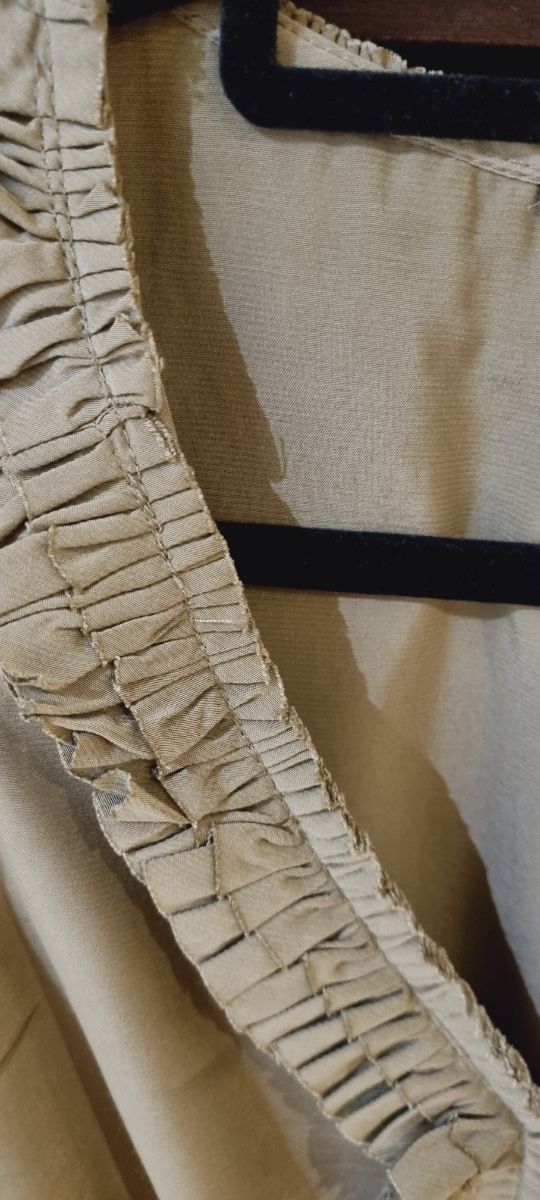 Vestido Zara verde caqui.