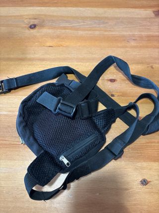 Riñonera negra deportiva