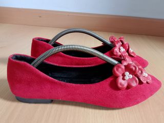 Bailarinas rojas - Flores y perlas