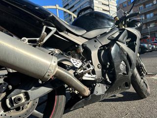 Yamaha R6 - Moto deportiva
