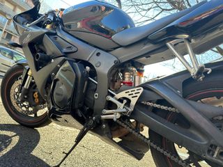 Yamaha R6 - Moto deportiva