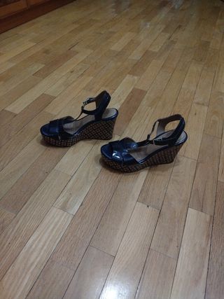 Sandalias cuña Clarks negras