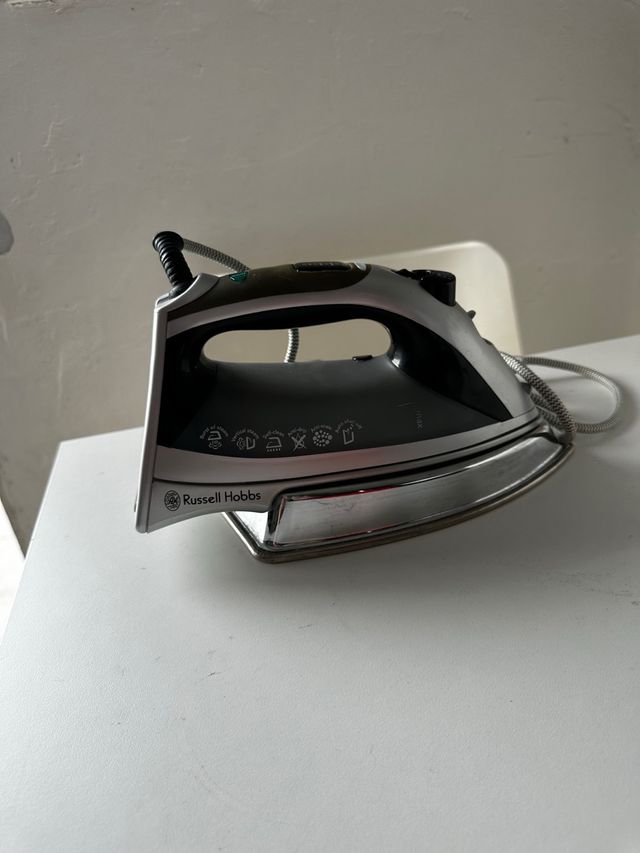 Plancha Russell Hobbs Steamglide 2200