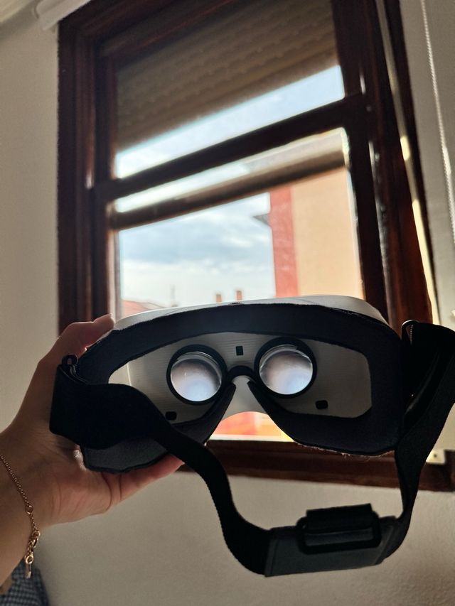 Samsung Gear VR - VR Headset