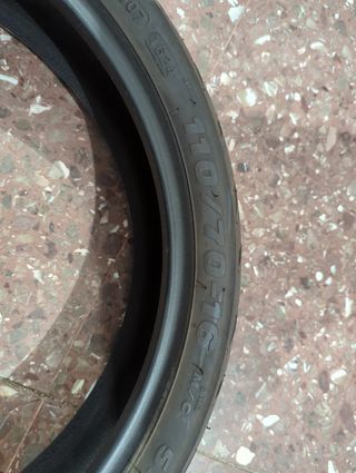 Vendo dos neumáticos válidos para Scooter