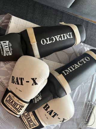Guantes boxeo Charlie 14 oz + Tibiales