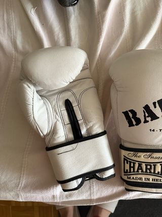 Guantes boxeo Charlie 14 oz + Tibiales