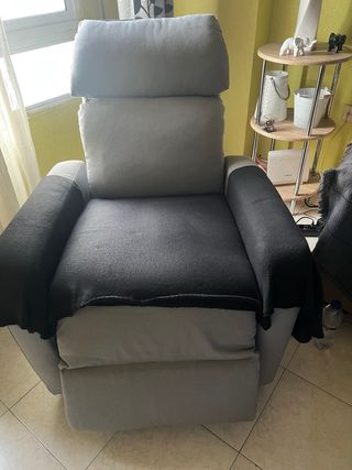 Sofá reclinable gris