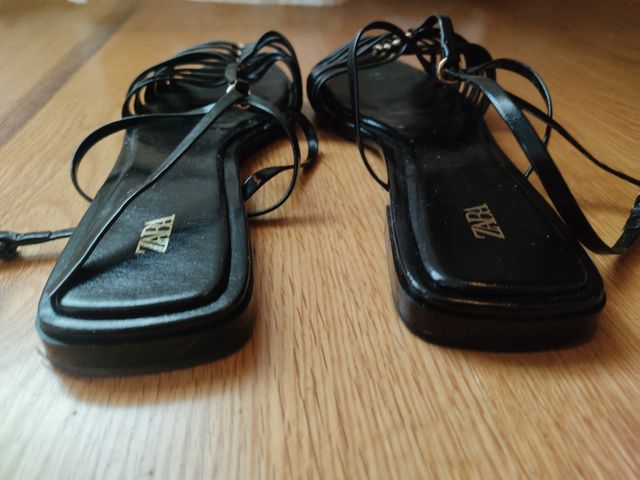 Sandalias Zara negras -talla 39