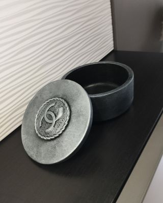 Scatola portaoggetti Chanel in stile vintage