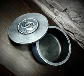 Scatola portaoggetti Chanel in stile vintage