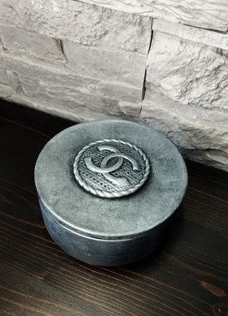 Scatola portaoggetti Chanel in stile vintage