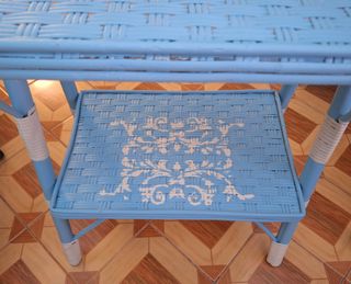 Mesita Ratán Azul - Decoración Vintage