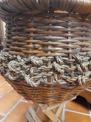 Cesta mimbre trenzada