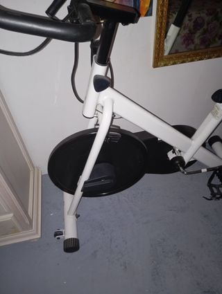 Bicicleta estática ejercicio