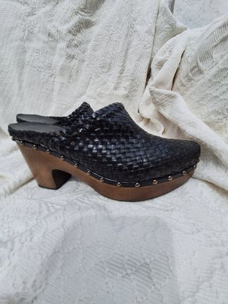 Zuecos Pons Quinrana trenzados negros