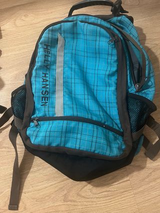Mochila Helly Hansen azul y negra