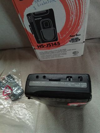 A ESTRENAR Aiwa HS-JS145 Radio Cassette Recorder