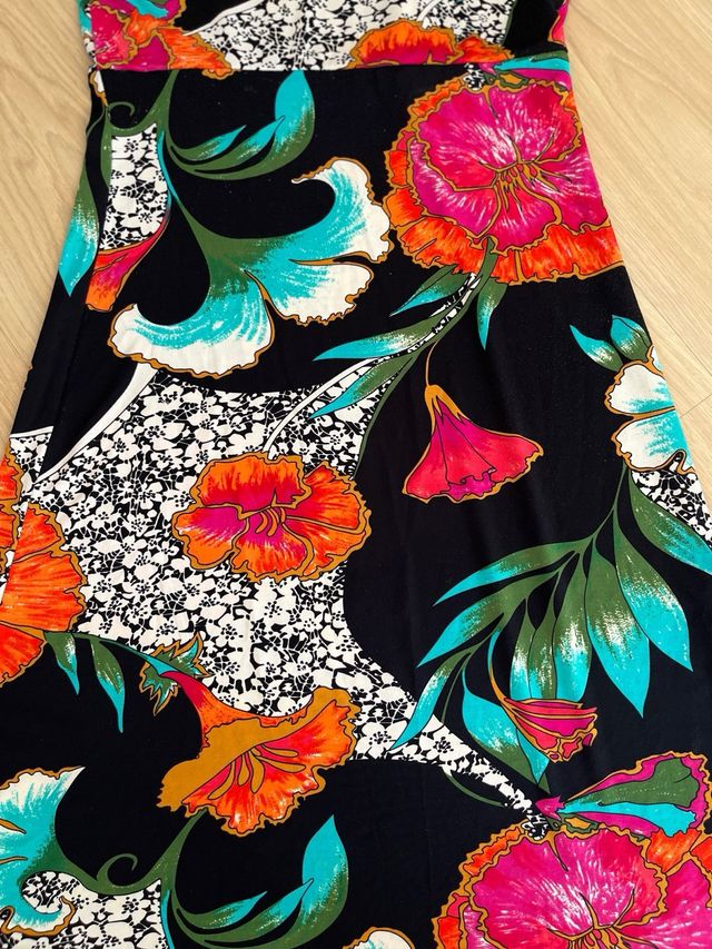 Abito floreale nero