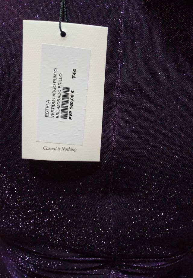 Vestido largo brillante.