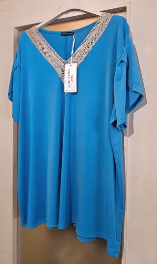 Camiseta curvy cuello encaje