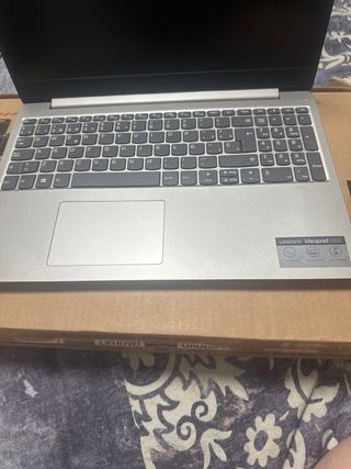 Lenovo Ideapad 330S - Portátil Plata