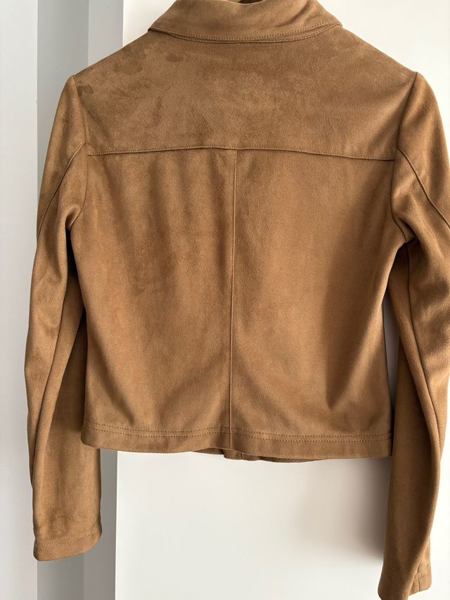 Cazadora efecto ante marrón corta