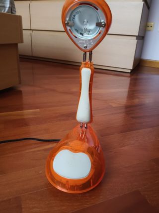 Lampada da tavolo arancione
