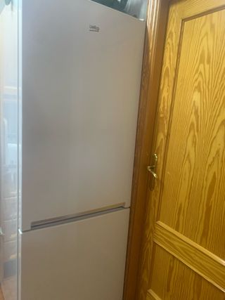 Frigorifico Beko RCNE560K30W Averiado para piezas