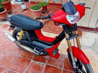 Derbi Variant: Moto clásica