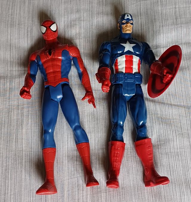 Muñecos Marvel: Spiderman y Capitán América