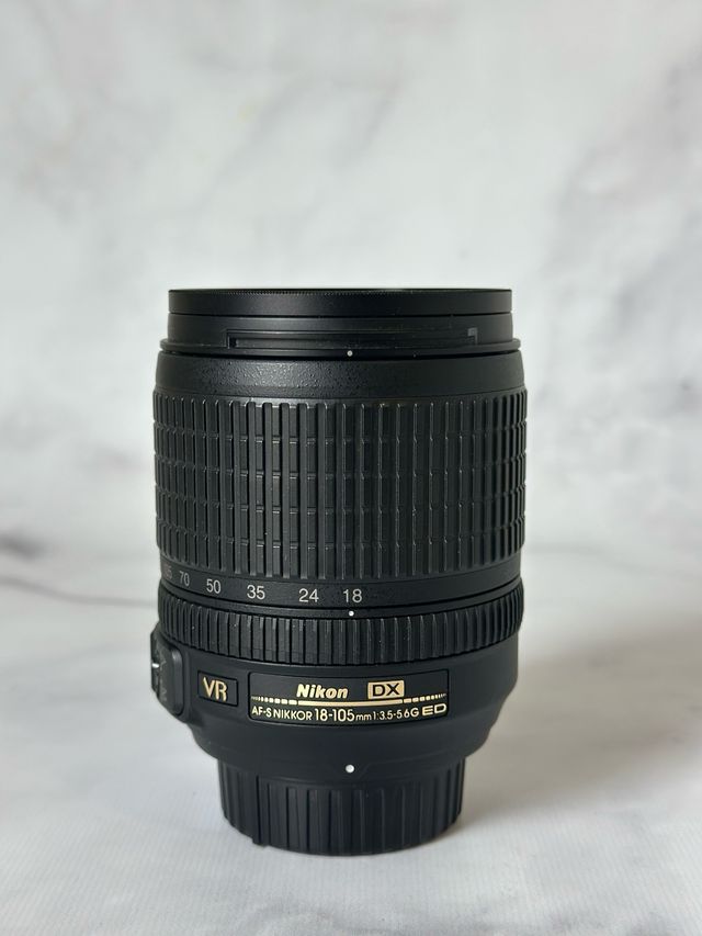 Nikon 18-105mm f/3.5-5.6G DX VR + Parasol + Filtro UV | Impecable