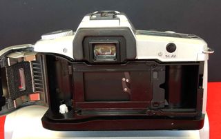 1575-Camara MINOLTA DYNAX 40-zoom 28/80- funciona