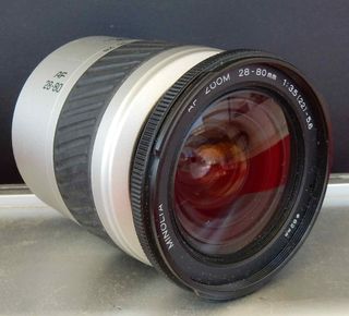 1575-Camara MINOLTA DYNAX 40-zoom 28/80- funciona